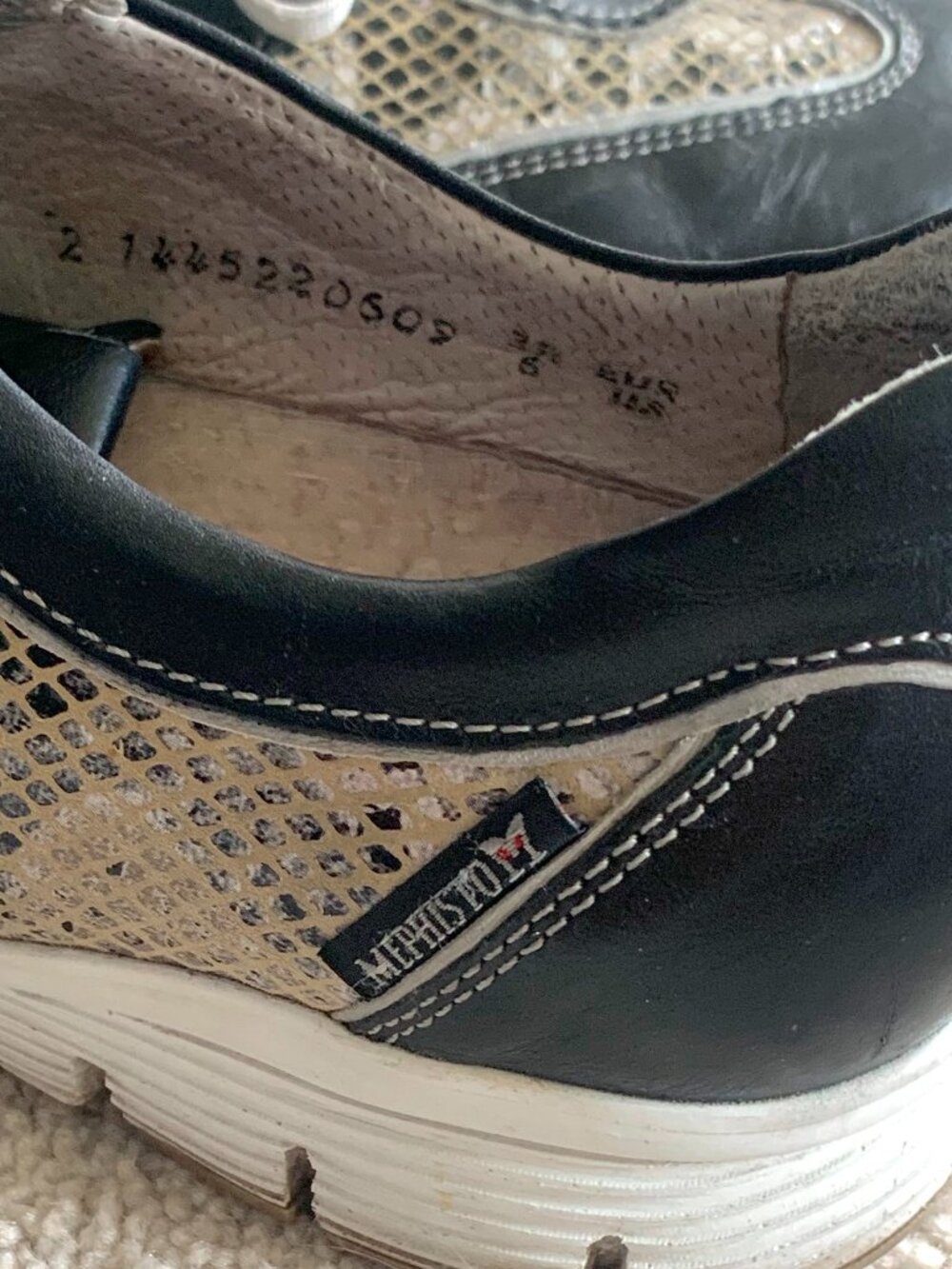 Mephisto Snake Pattern Air-Jet Sneakers, Genuine Leather, Size 6 - Picture 6 of 7